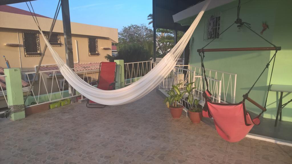 The Red Hut Inn Belize City Exterior photo