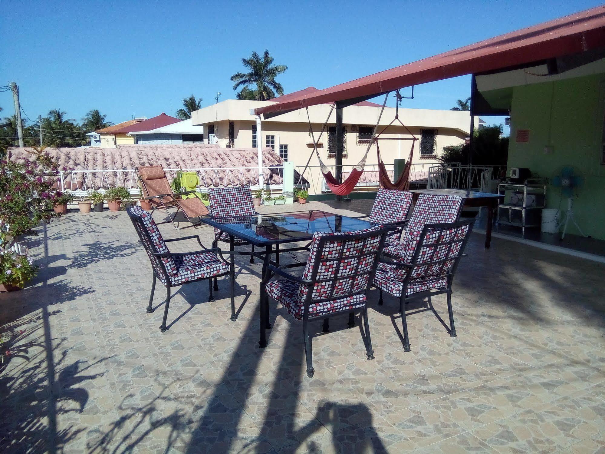 The Red Hut Inn Belize City Exterior photo